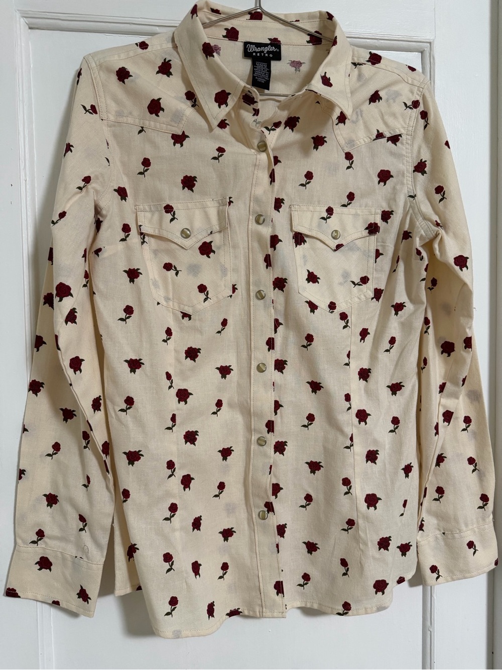 Wrangler Cream Button-Front Shirt Jacket with Red Rose Print